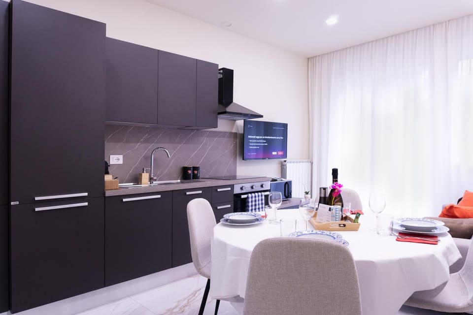 TV and multimedia, Kitchen or kitchenette, Dining area