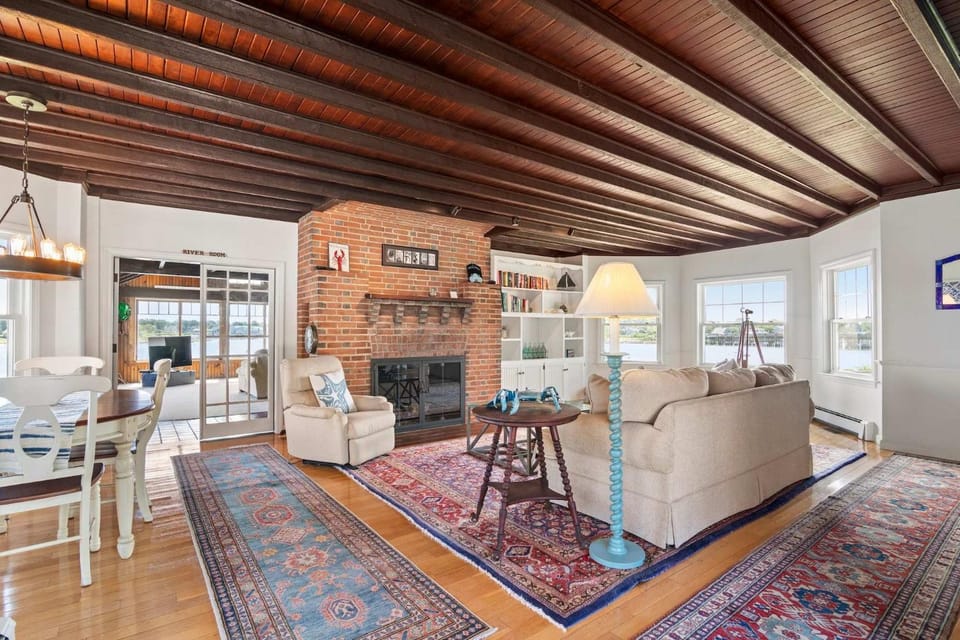 Stunning Waterfront Home w Private Dock House in West Dennis