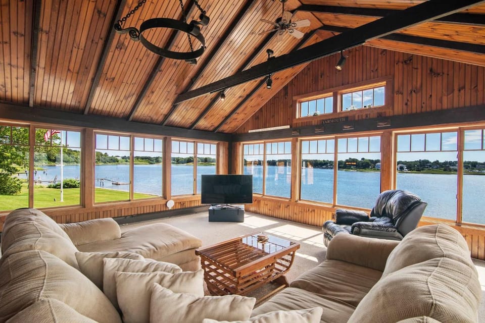 Stunning Waterfront Home w Private Dock House in West Dennis