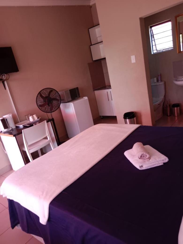 Rasesa Guesthouse Bed and Breakfast in Gauteng