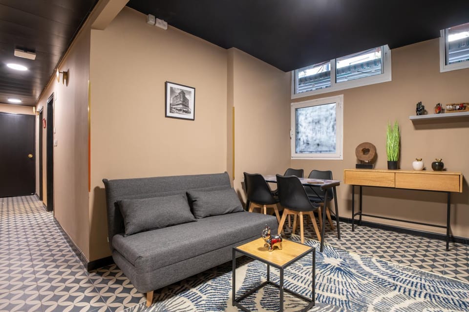 Living room, Seating area