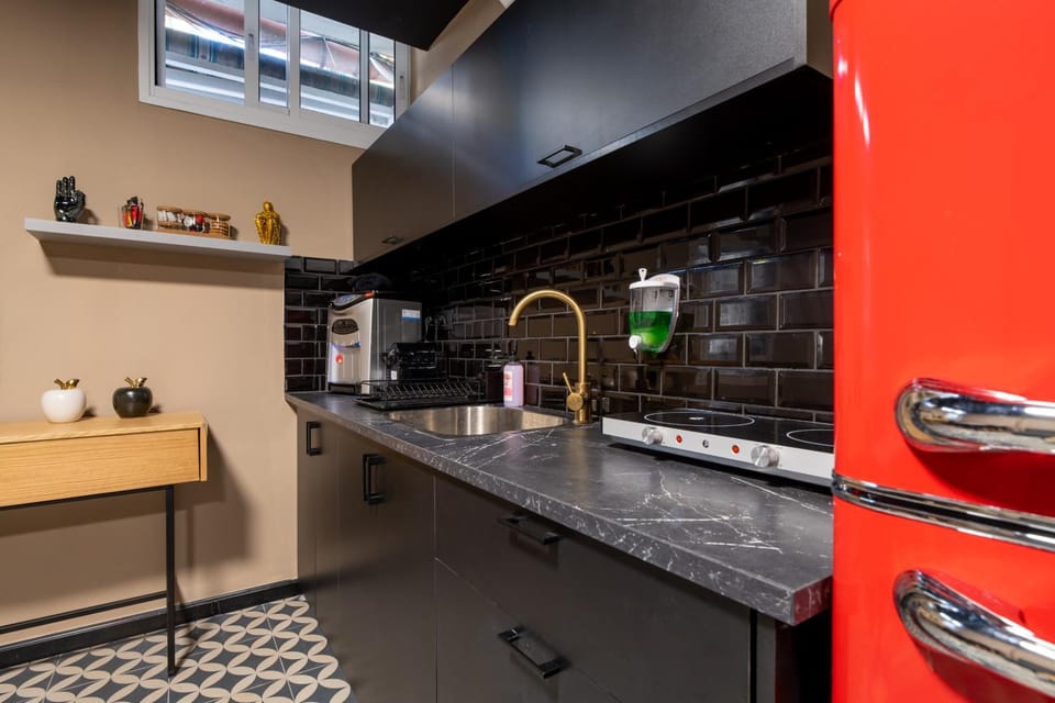 Kitchen or kitchenette, oven, stove