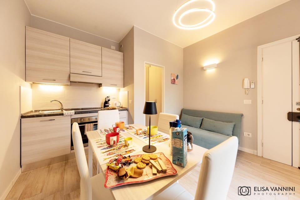 Kitchen or kitchenette, Food and drinks, Dining area, Food