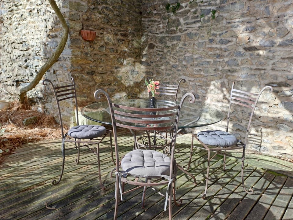 Patio, Dining area
