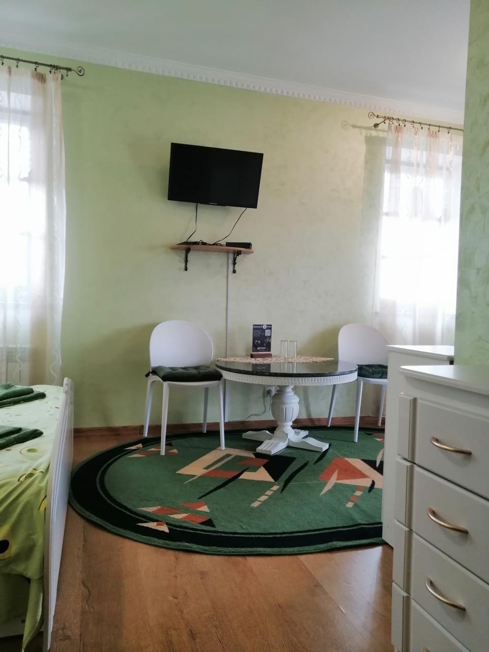 Джерело Bed and Breakfast in Ukraine