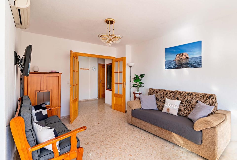 Communal lounge/ TV room, TV and multimedia, Living room, Seating area