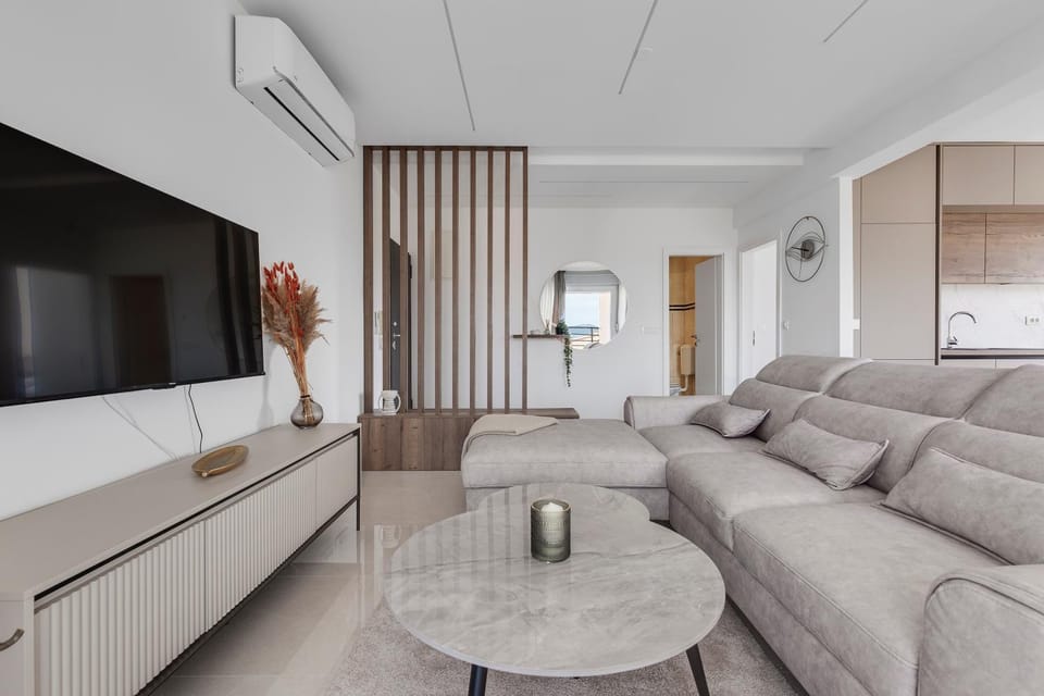 Communal lounge/ TV room, TV and multimedia, Living room, Seating area