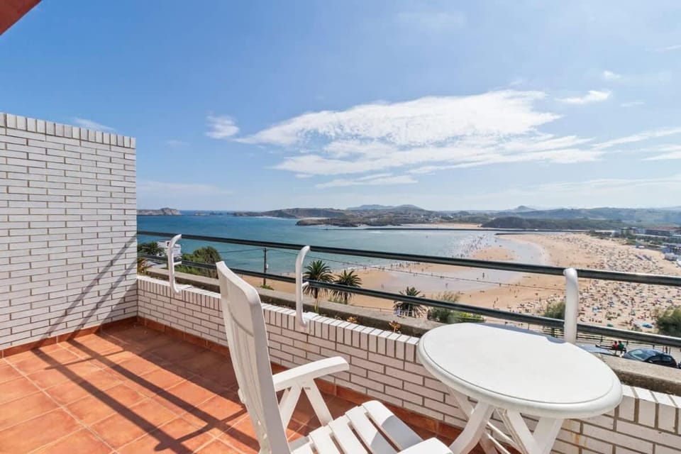 Balcony/Terrace, Balcony/Terrace, Mountain view, River view, Sea view