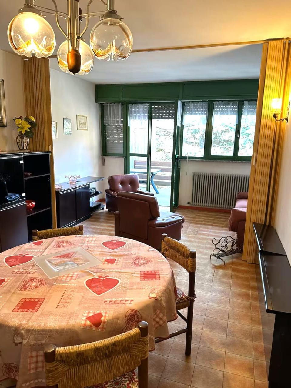 Seating area, Dining area