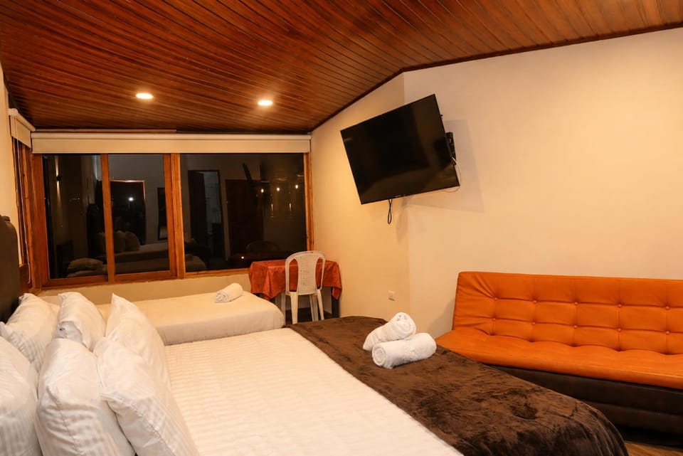 Hotel PUENTE PIEDRA PARK Hotel in Cundinamarca, Colombia