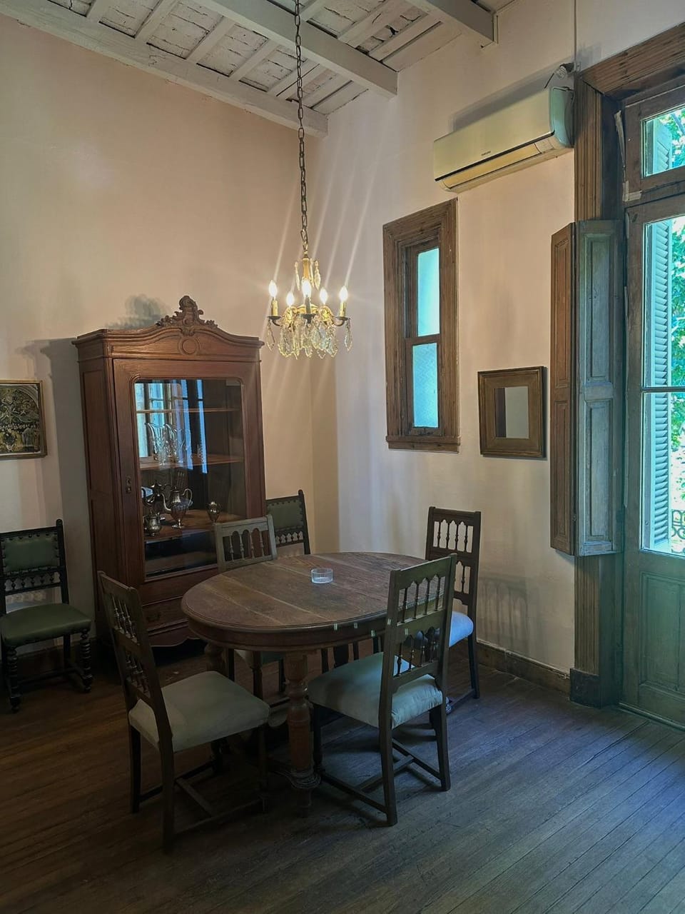 Antique, Classy & Quiet 3 Bedroom and Roof Terrace Apt in the Heart of San Telmo Apartment in Buenos Aires