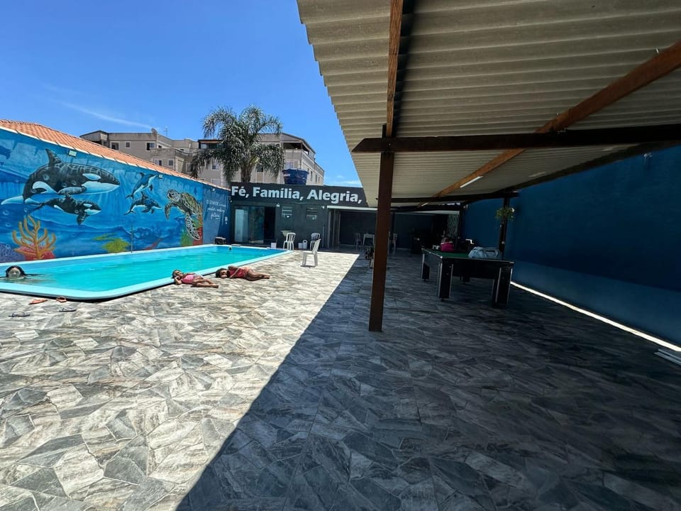 Espaço com piscina House in Suzano
