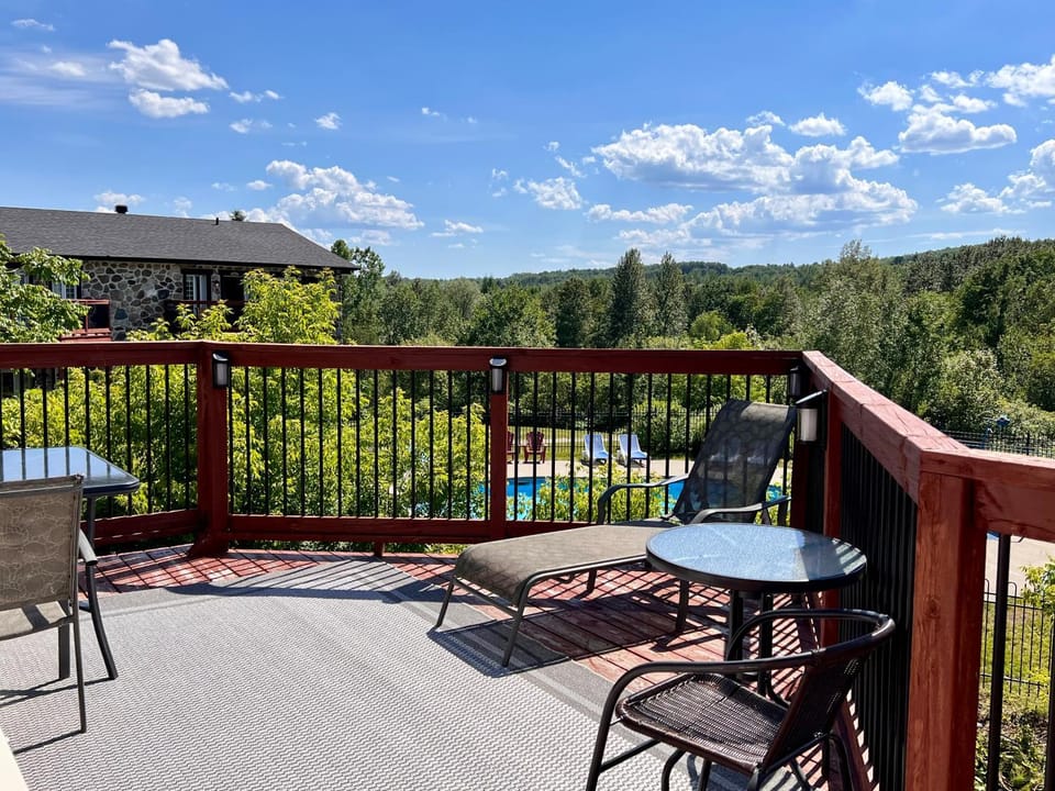Natural landscape, View (from property/room), Balcony/Terrace, Balcony/Terrace, Swimming pool