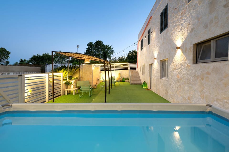 Property building, Swimming pool