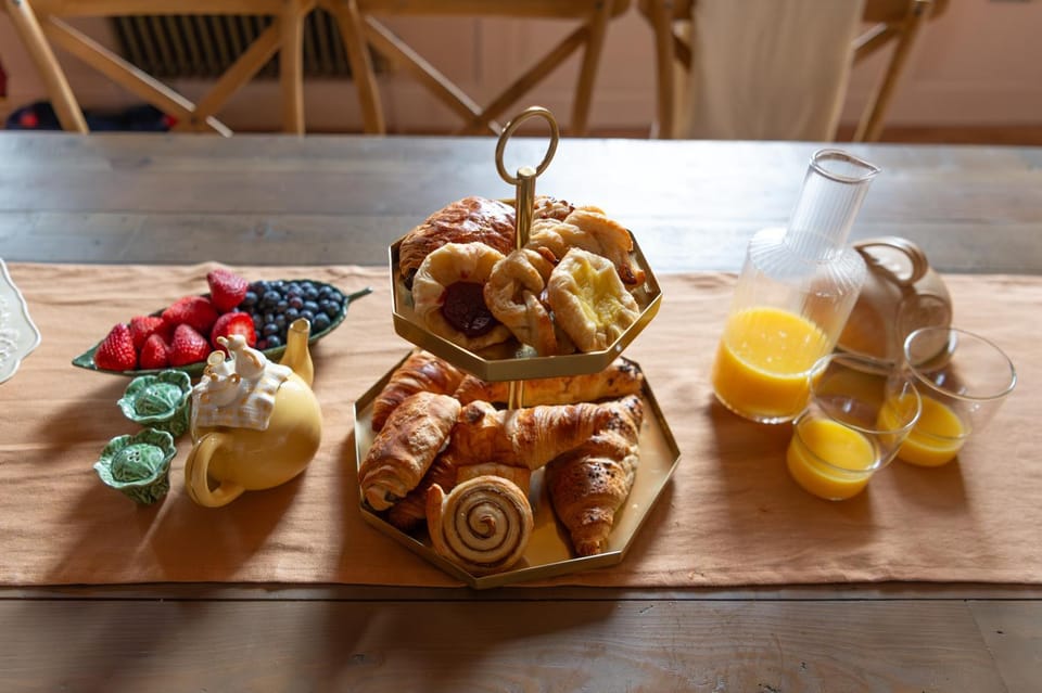 Coffee/tea facilities, Food and drinks, Business facilities, Breakfast, Continental breakfast, kitchen