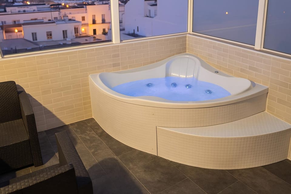 Hot Tub, Balcony/Terrace, Swimming pool