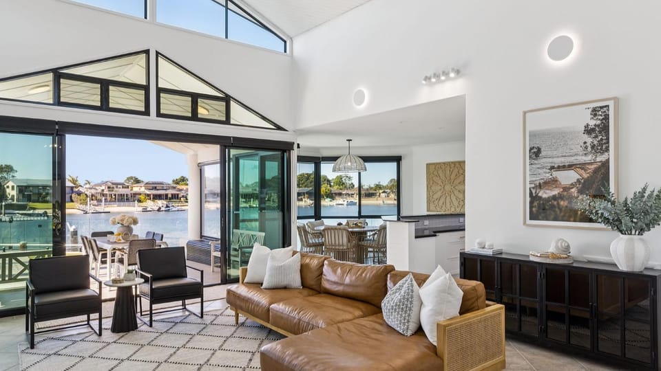 Patio, Day, Natural landscape, View (from property/room), Living room, Seating area, River view