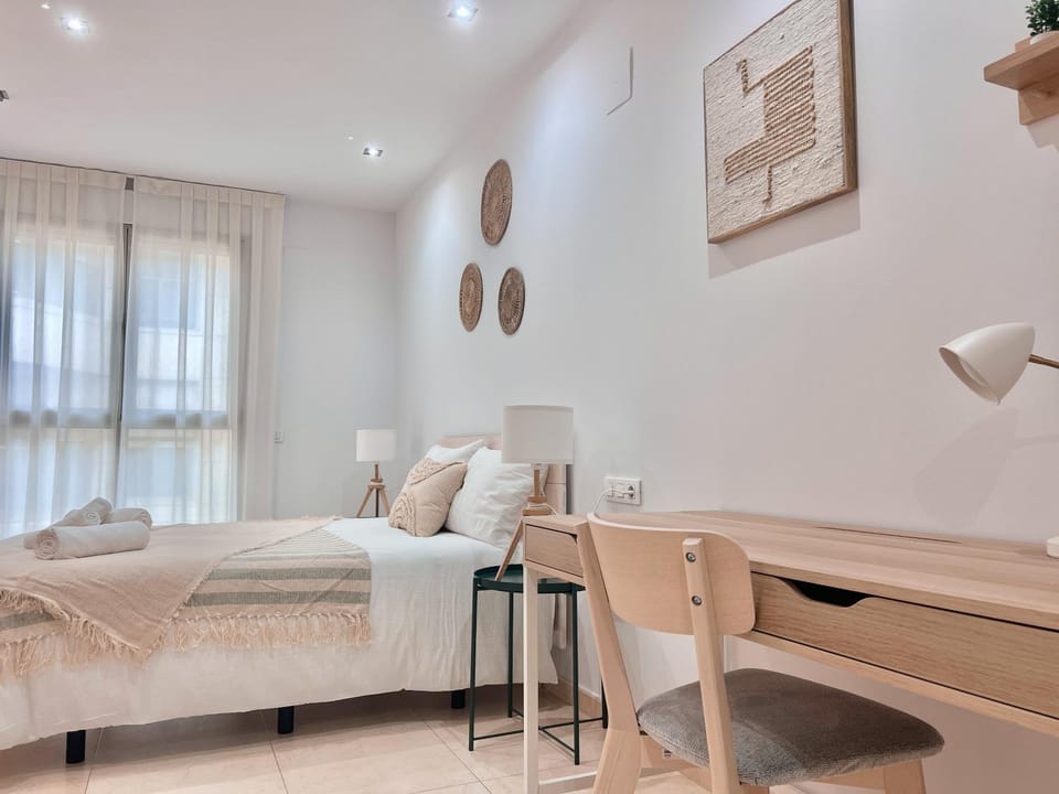 Photo of the whole room, Bedroom