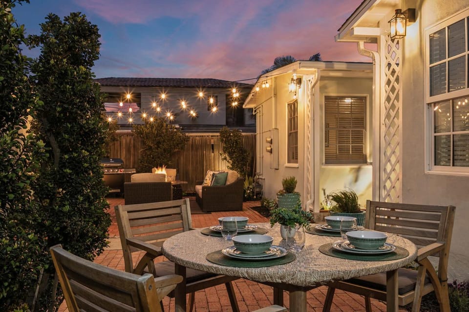 Beautiful Windansea Beach Compound Steps to Sand House in La Jolla