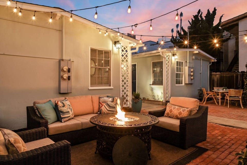 Beautiful Windansea Beach Compound Steps to Sand House in La Jolla