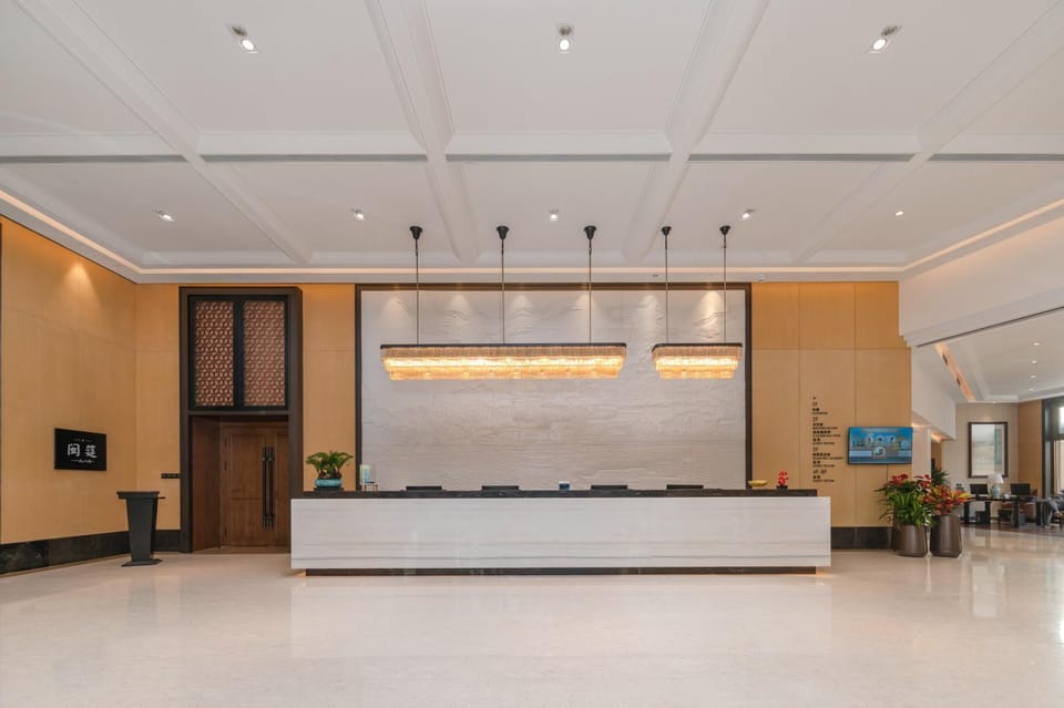 Lobby or reception, Lobby or reception