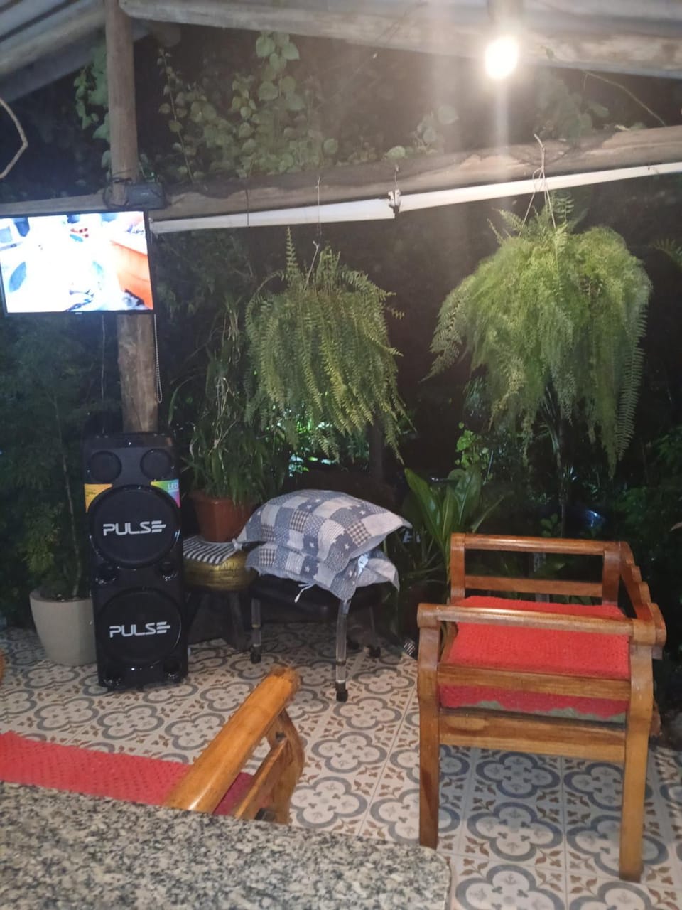 Casa com cachoeira no quintal House in State of Rio de Janeiro