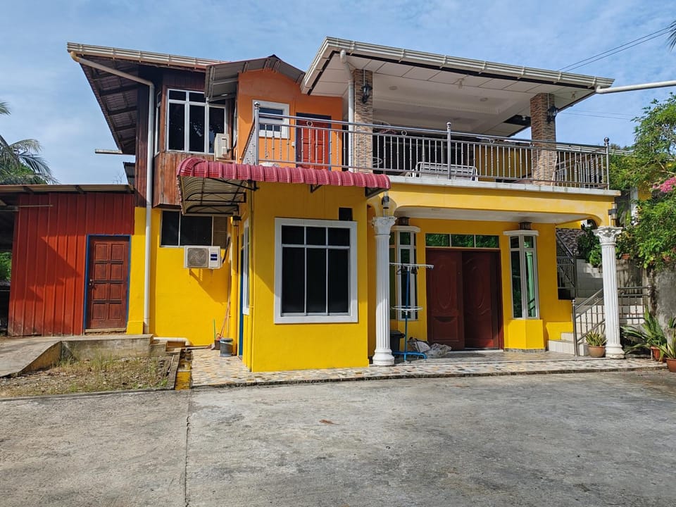 Sepilok Hideaway Guest House Bed and Breakfast in Sabah