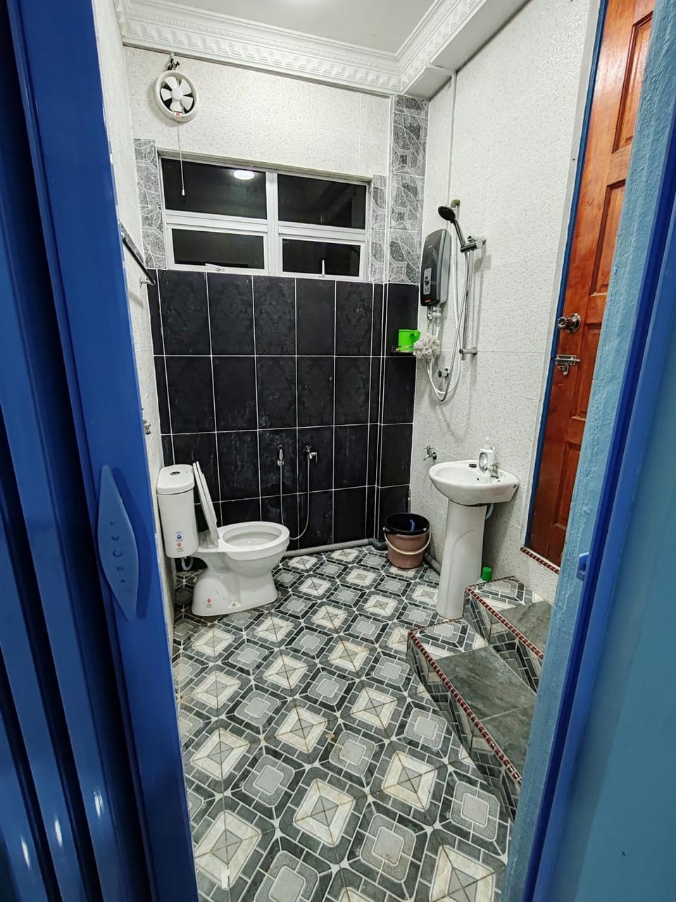 Shower, Toilet, Bathroom, bidet