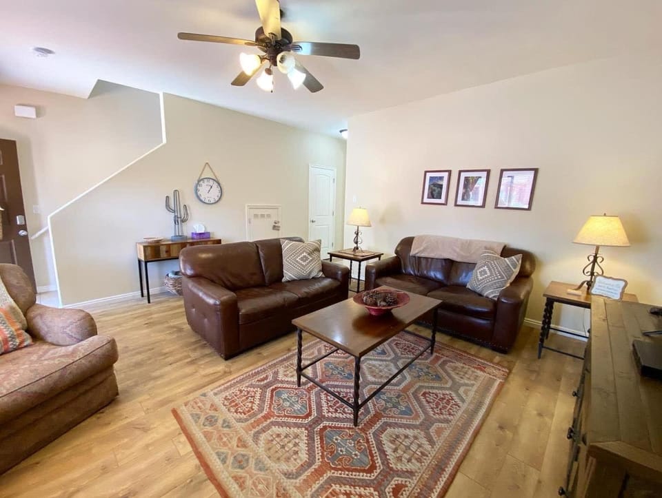 Pool & Hot Tub Close to hiking trails in Kanab House in Kanab
