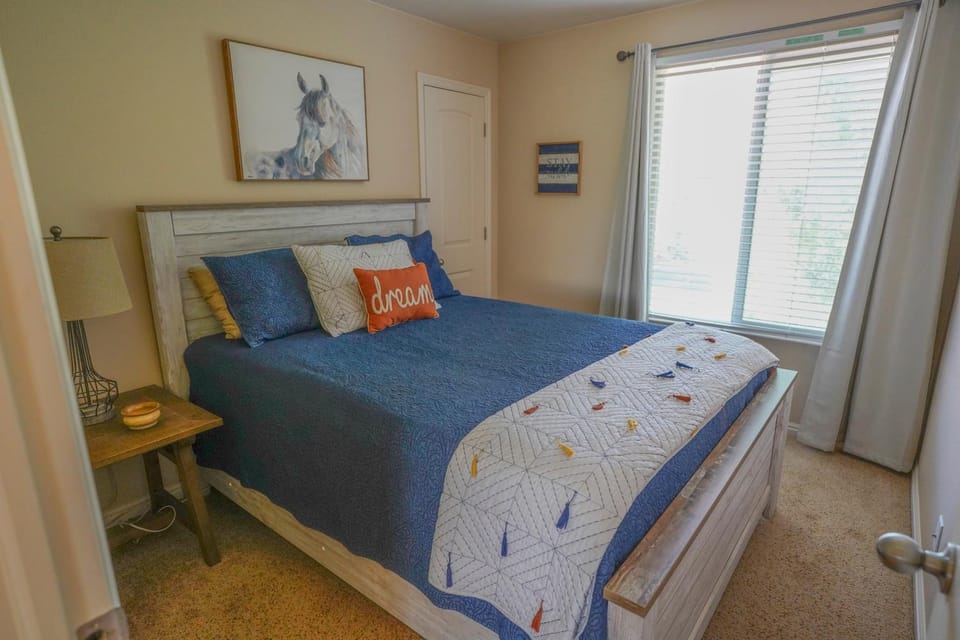 Lovely Townhome Peaceful Surroundings Hiking Hot Tub Apartment in Kanab