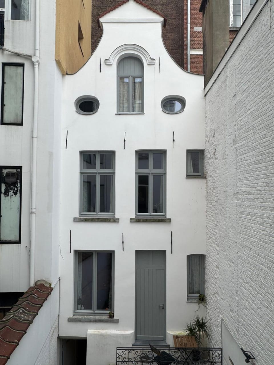 Property building, Facade/entrance