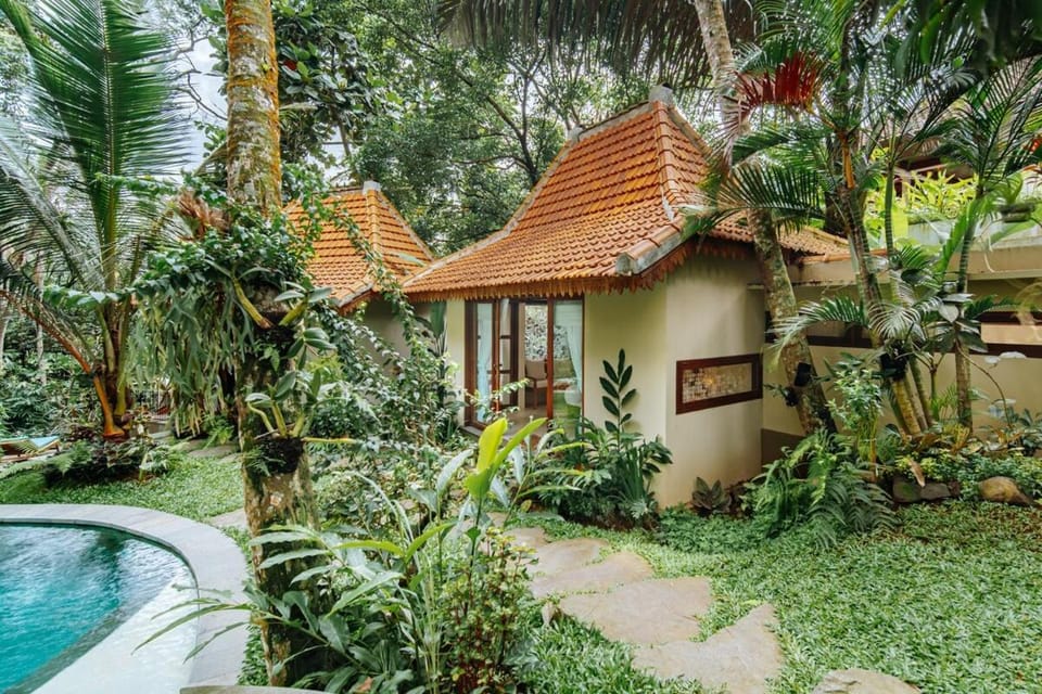 Property building, Natural landscape, Bedroom, Garden view, Swimming pool