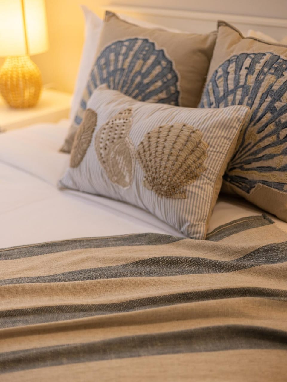 Cozy Designer 4 Bedrooms Home Near Local Shops House in Brisbane