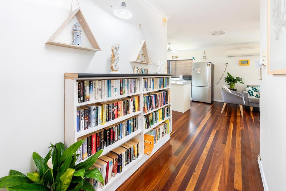 Pet friendly beachfront home- sleeps 8 House in Toogoom