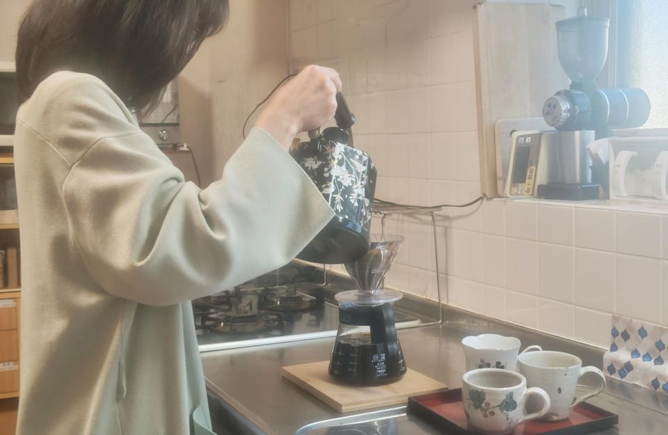 Coffee/tea facilities, Kitchen or kitchenette, Communal kitchen, kitchen