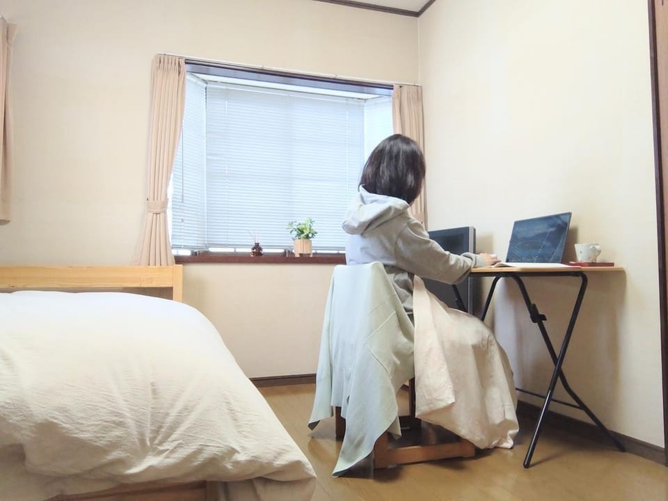Bed, Bedroom, older children, Quiet street view