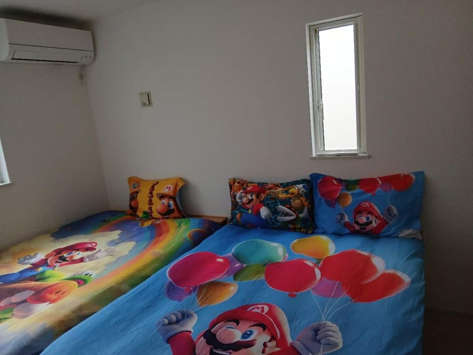 Bed, Photo of the whole room, Bedroom, air conditioner