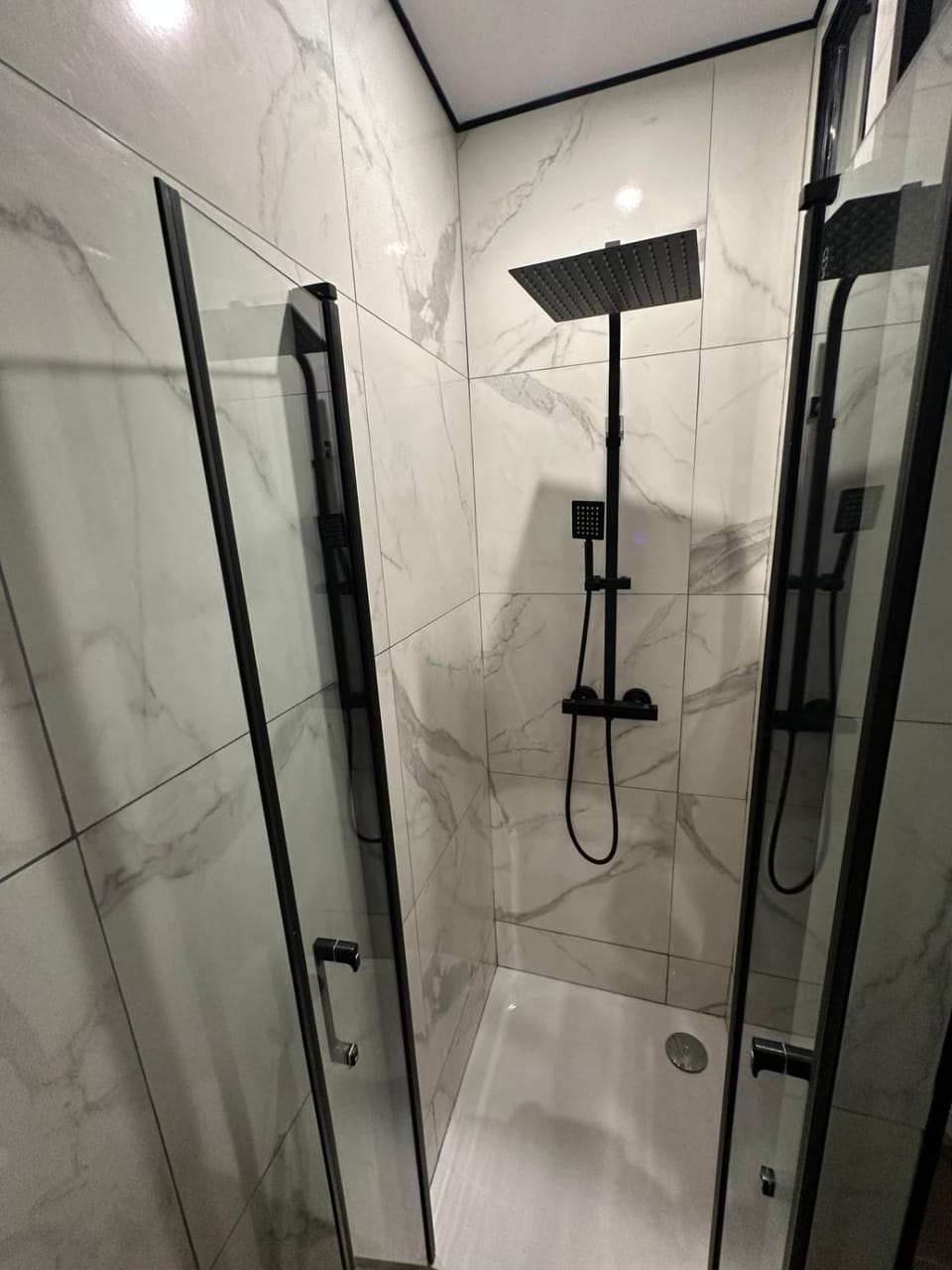 Suites Aronas-hébergements climatisés rive droite plein centre ville Apartment hotel in Le Grau-du-Roi