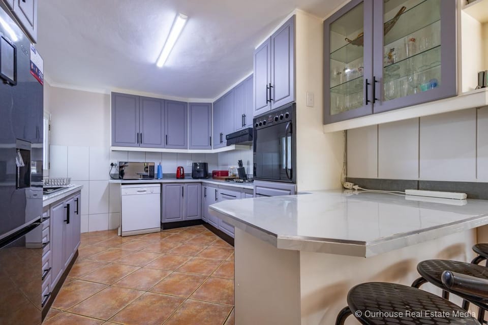 Kitchen or kitchenette, kitchen