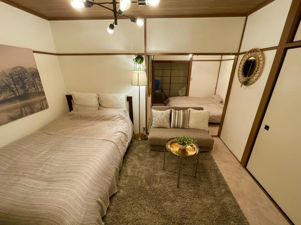 Bed, Living room, Photo of the whole room, Bedroom