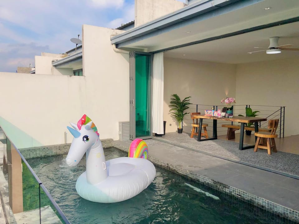 Pool view, Swimming pool