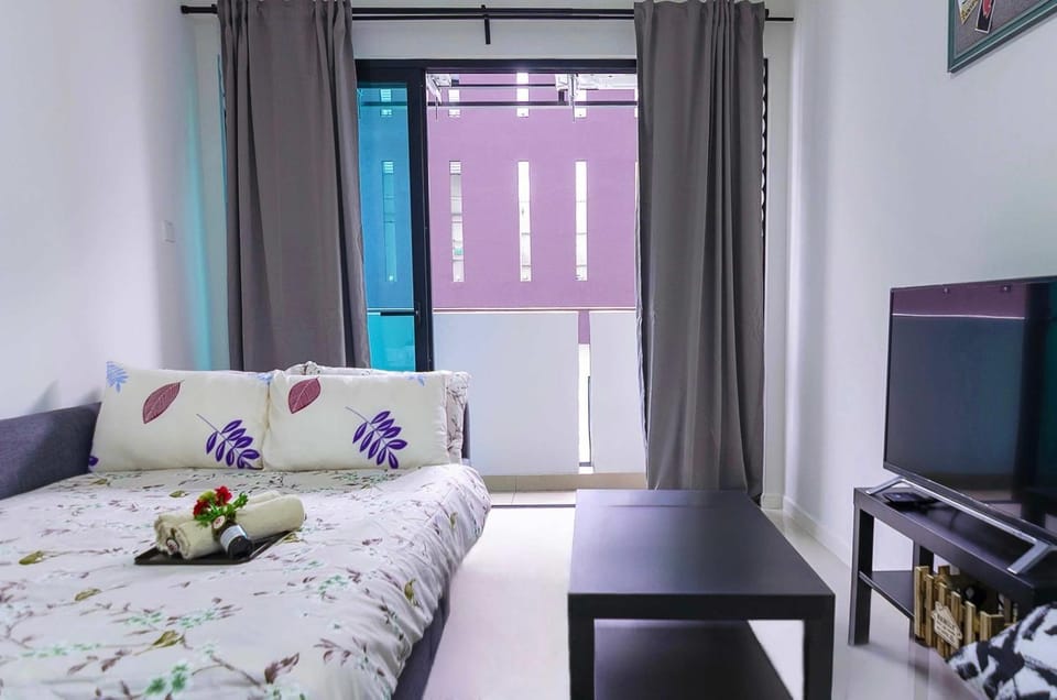 Chic Suasana JB Suite Cozy Stay with Balcony Apartment in Johor Bahru