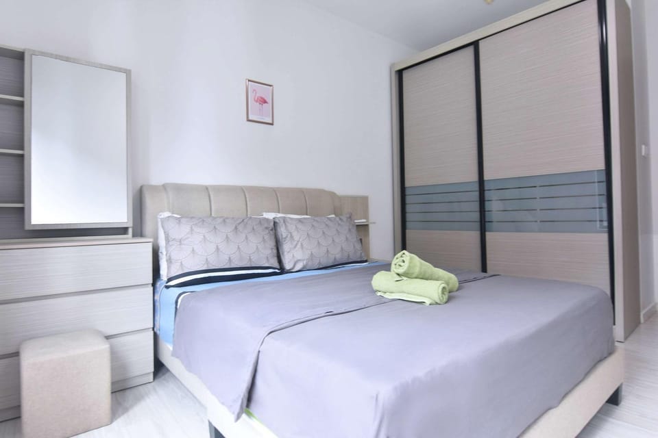 Chic Suasana JB Suite Cozy Stay with Balcony Apartment in Johor Bahru
