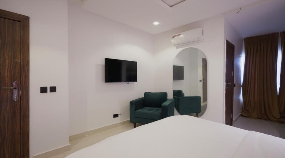 A Three Bedroom Shortlet Apartment Bed and Breakfast in Lagos, Nigeria