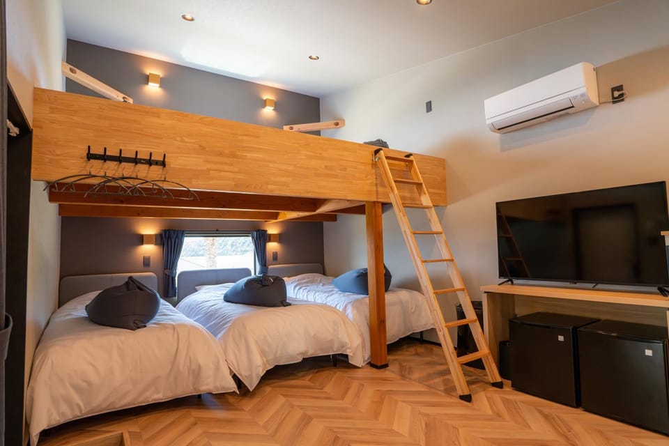 Bed, bunk bed