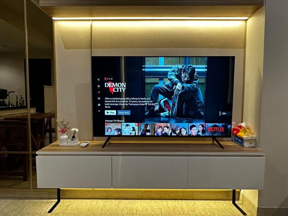 Communal lounge/ TV room, TV and multimedia, Living room, Seating area