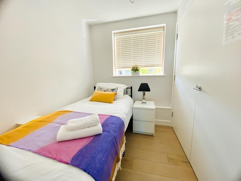 Expert Stays 3 Bed Luxury Flat ApartHotel Apartment in Cambridge
