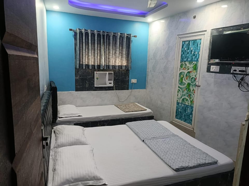 Bed, TV and multimedia