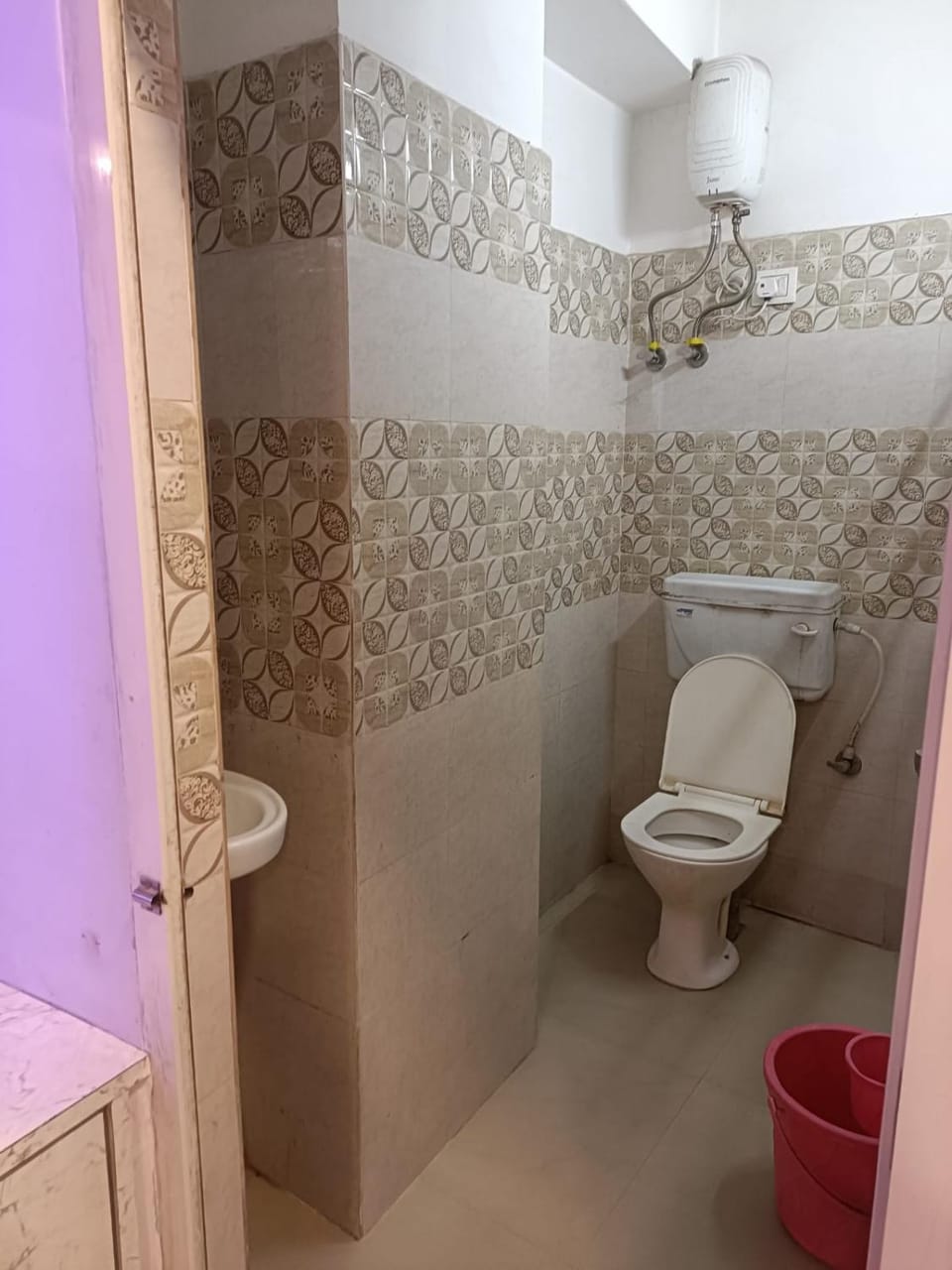 Hotel GB International Bed and Breakfast in Kolkata