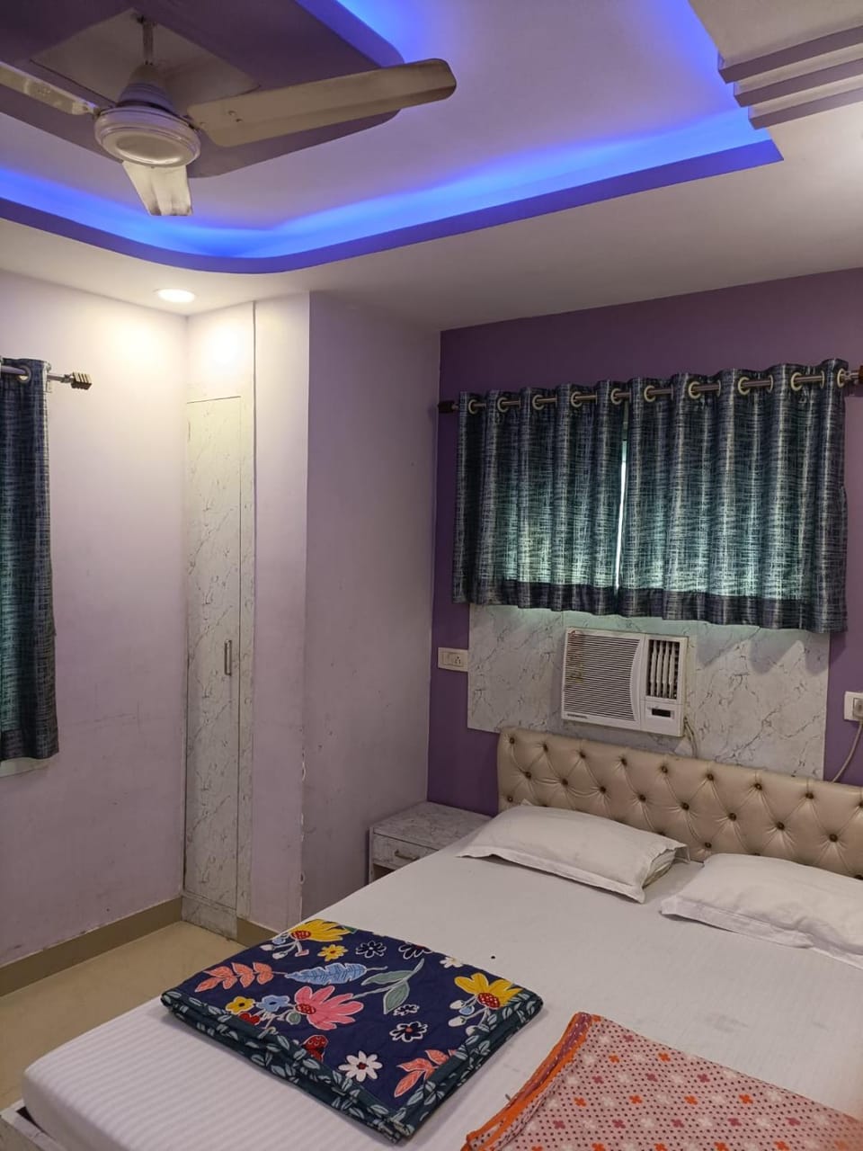 Bed, Bedroom, air conditioner